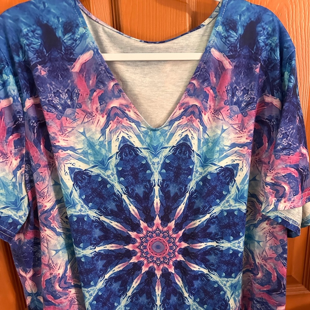 Women's Blue & Pink V-Neck Printed Top 2XL